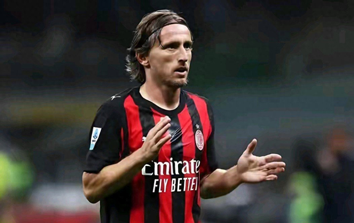 米兰引援史：从奥利维拉到皮尔洛的踩坑录