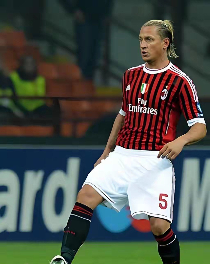 米兰引援史：从奥利维拉到皮尔洛的踩坑录