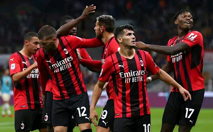 米兰引援史：从奥利维拉到皮尔洛的踩坑录