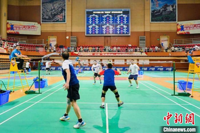 重庆云阳开启2024李雪芮杯羽毛球混合团体赛，奥